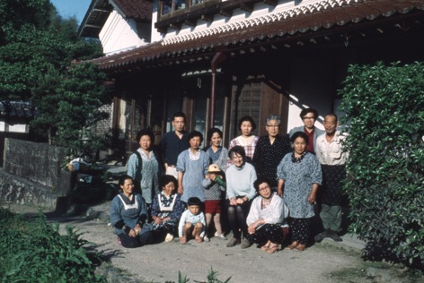 Eishiro Abe and family