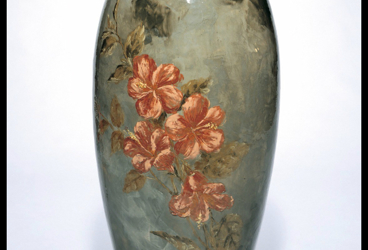 Left: Maria Longworth Nichols Storer, Alladin Vase, Right: Mary Louise McLaughlin’s Ali Baba Vase