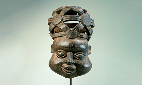 photo of an african mask sculpture