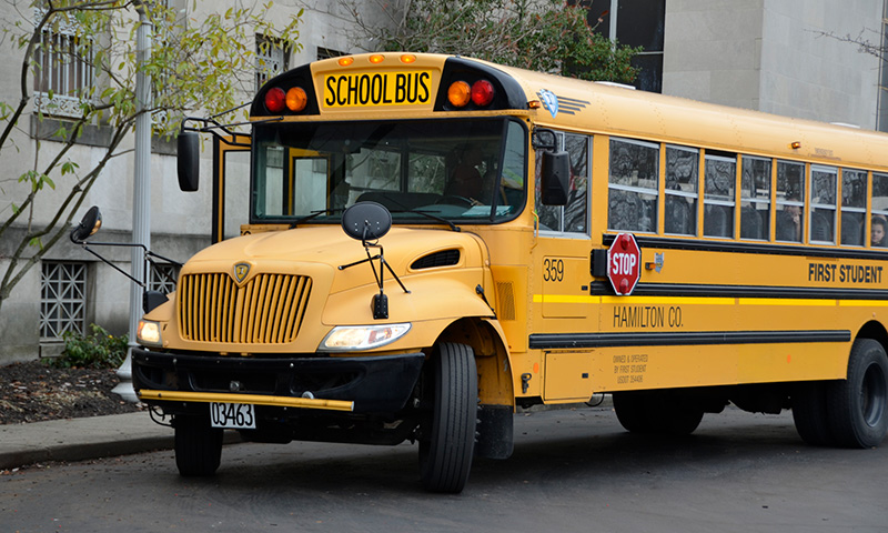 A bus full of students arrives at the Cincinnati Art Museum