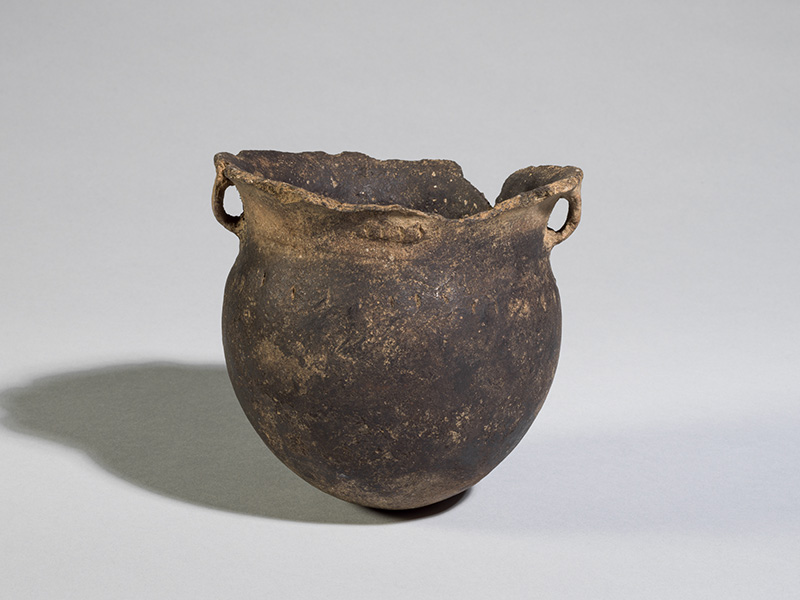 Fort Ancient Tradition, Jar, Madisonville Horizon (1400/1450–1650/1750), Madisonville plain ware, h. 5 5/16 in. (13.5 cm), Gift of Judge Joseph Cox through the Women’s Art Museum Association, 1881.1